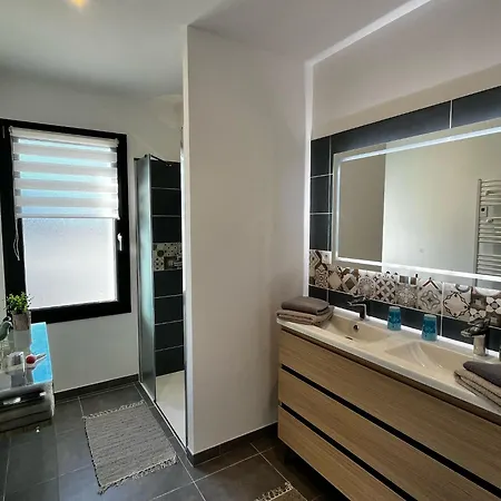 Neuve Avec Piscine Privee Chauffee Et Sa Superbe Terrasse Βίλα