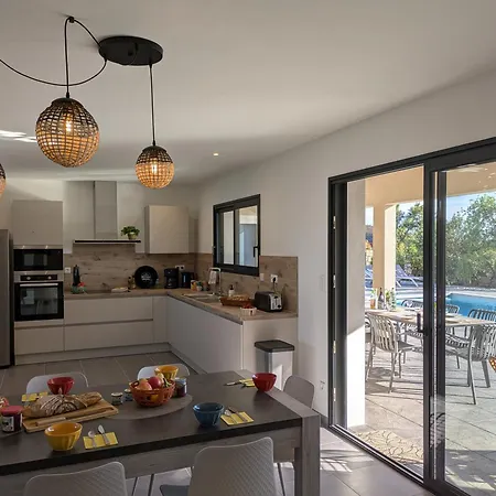 Neuve Avec Piscine Privee Chauffee Et Sa Superbe Terrasse