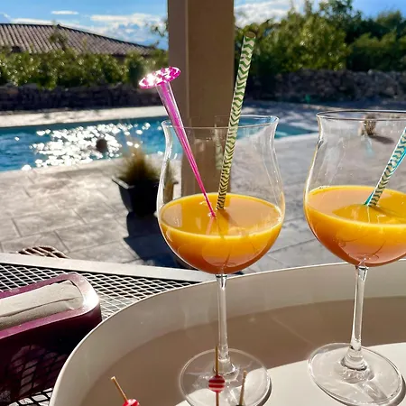 Neuve Avec Piscine Privee Chauffee Et Sa Superbe Terrasse *