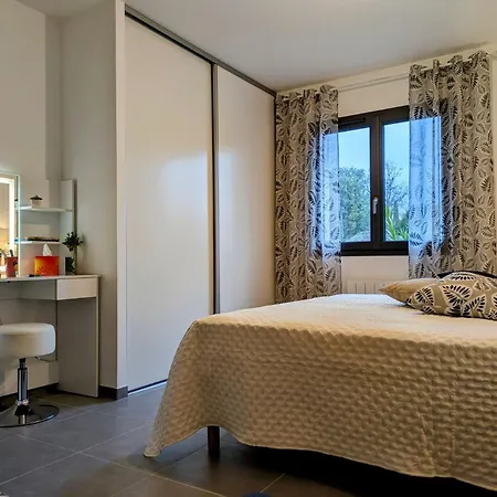 Neuve Avec Piscine Privee Chauffee Et Sa Superbe Terrasse *